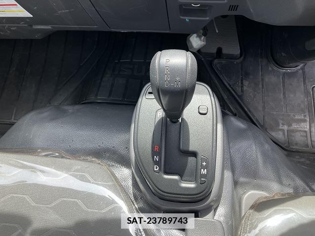 Isuzu ELF TRUCK 2025-04 7817917-18