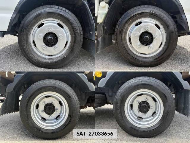 Isuzu ELF TRUCK 2018-05 7817940-15