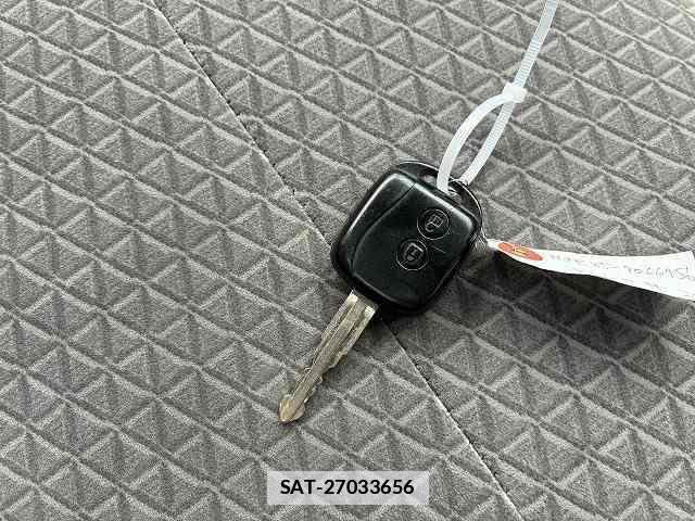 Isuzu ELF TRUCK 2018-05 7817940-17