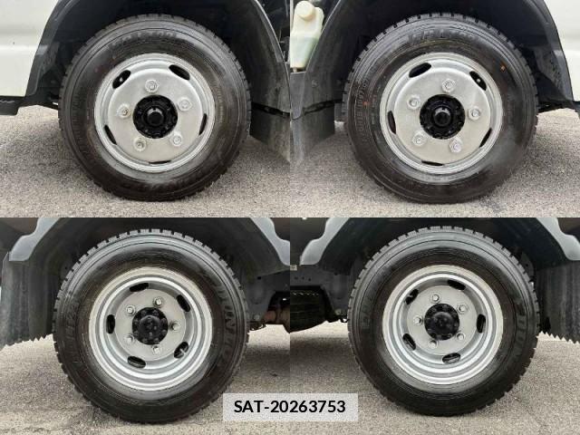 Isuzu ELF TRUCK 2019-06 7817943-12