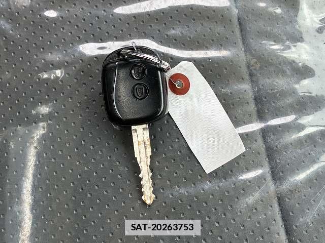Isuzu ELF TRUCK 2019-06 7817943-16