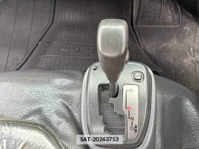 Isuzu ELF TRUCK 2019-06 7817943-18
