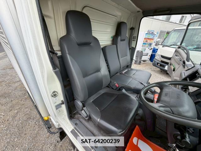 Isuzu ELF TRUCK 2010-11 7818889-5