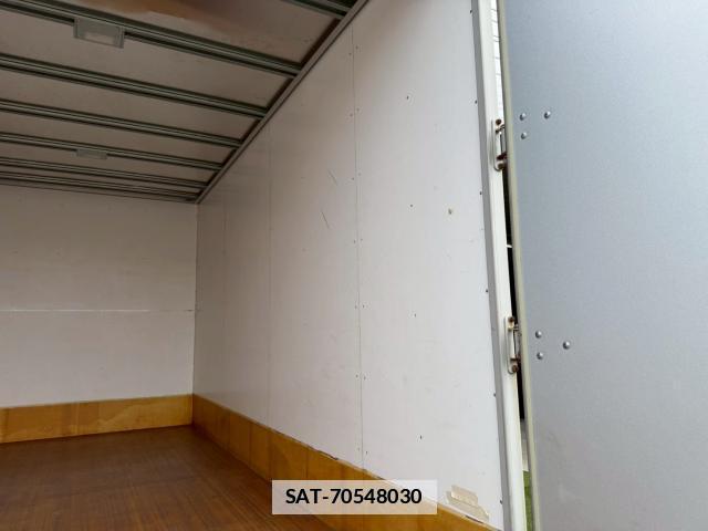Isuzu ELF TRUCK 2019-03 7818896-14