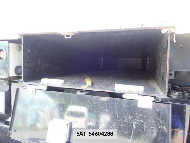 Isuzu ELF TRUCK 2018-08 7820422-10