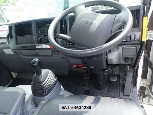 Isuzu ELF TRUCK 2018-08 7820422-15