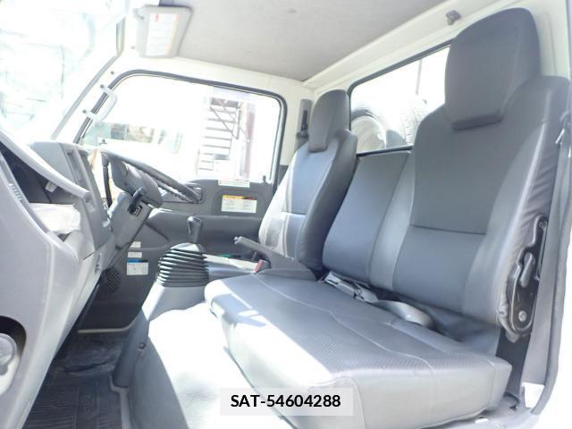 Isuzu ELF TRUCK 2018-08 7820422-16