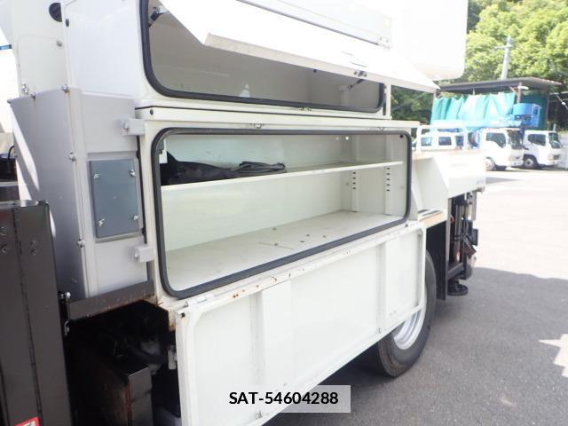 Isuzu ELF TRUCK 2018-08 7820422-5