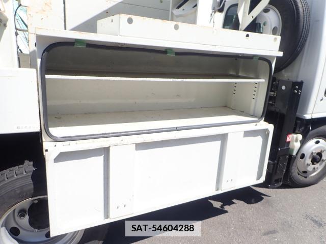 Isuzu ELF TRUCK 2018-08 7820422-6