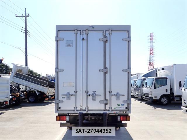 Isuzu ELF TRUCK 2017-10 7822809-1