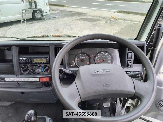 Isuzu ELF TRUCK 2015-03 7822817-12