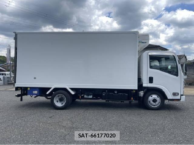 Isuzu ELF TRUCK 2017 7823200-13