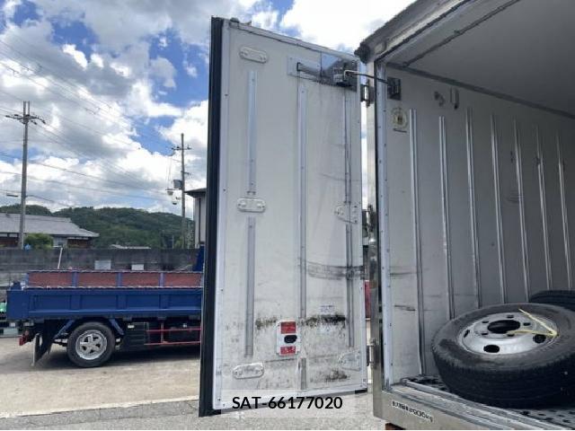 Isuzu ELF TRUCK 2017 7823200-17