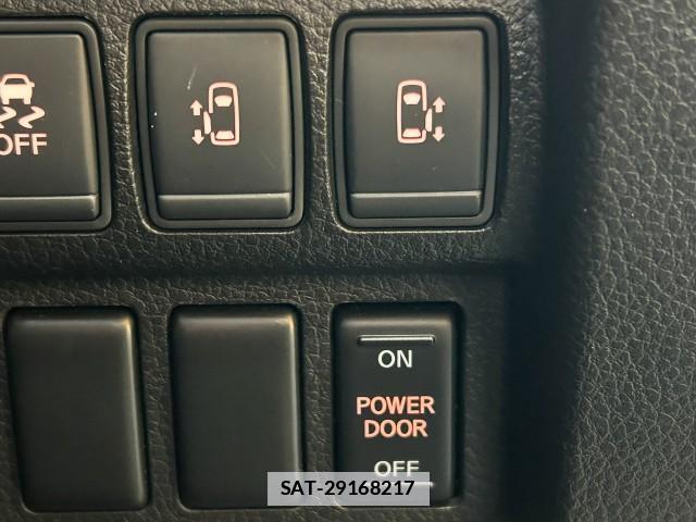 Nissan ELGRAND 2014-05 7812093-17