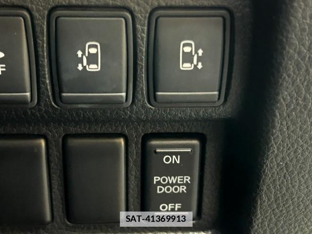 Nissan ELGRAND 2011-12 7812115-14