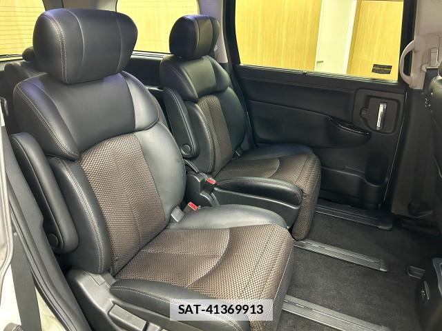 Nissan ELGRAND 2011-12 7812115-7