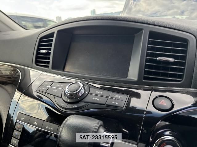 Nissan ELGRAND 2019-09 7813392-10