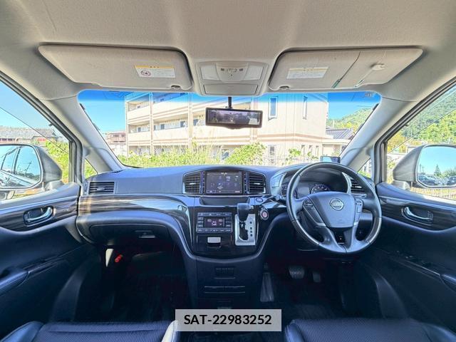 Nissan ELGRAND 2015-06 7816223-1