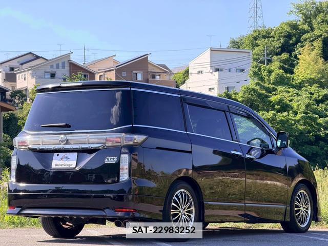 Nissan ELGRAND 2015-06 7816223-11