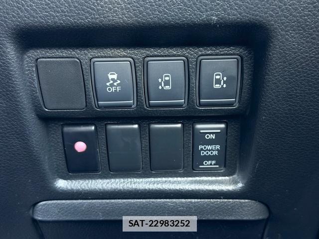 Nissan ELGRAND 2015-06 7816223-3