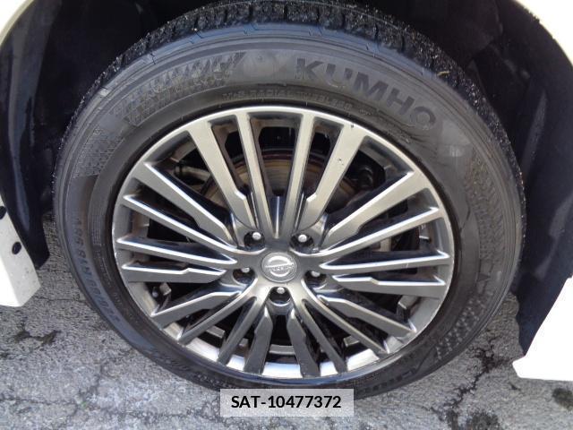Nissan ELGRAND 2016-03 7817117-10