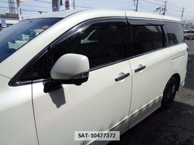 Nissan ELGRAND 2016-03 7817117-12