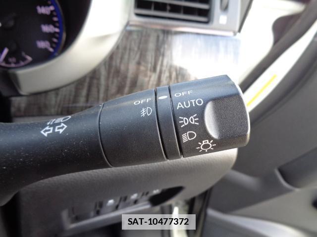 Nissan ELGRAND 2016-03 7817117-18