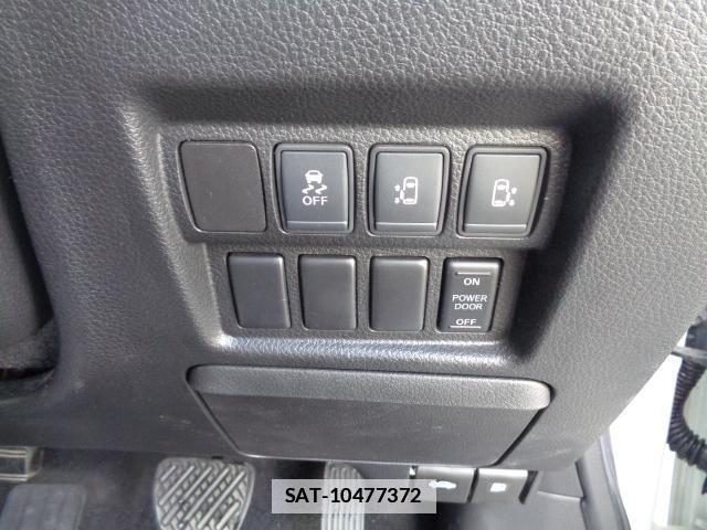 Nissan ELGRAND 2016-03 7817117-7