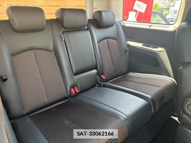 Nissan ELGRAND 2019-03 7818932-11