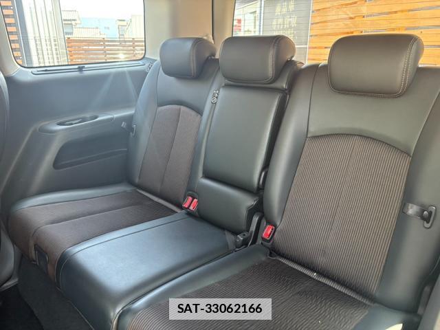 Nissan ELGRAND 2019-03 7818932-12