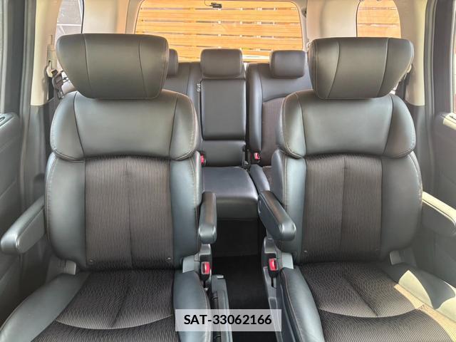 Nissan ELGRAND 2019-03 7818932-13