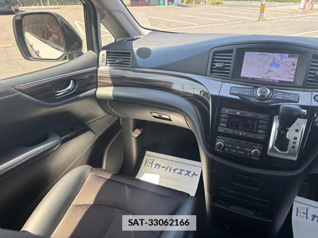 Nissan ELGRAND 2019-03 7818932-18