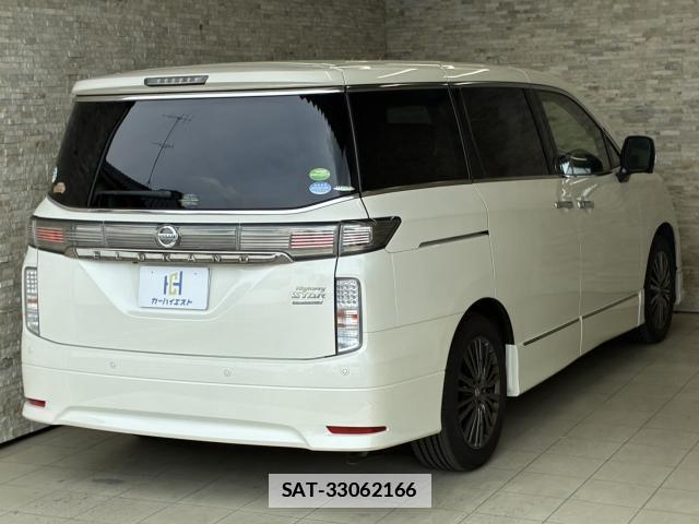 Nissan ELGRAND 2019-03 7818932-3