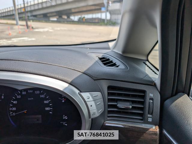 Nissan ELGRAND 2011-03 7819050-17