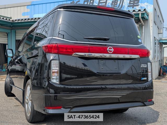 Nissan ELGRAND 2010-08 7819068-1