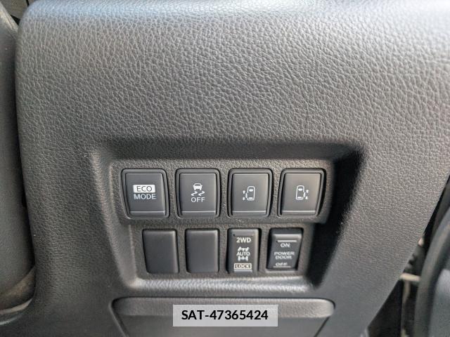 Nissan ELGRAND 2010-08 7819068-17