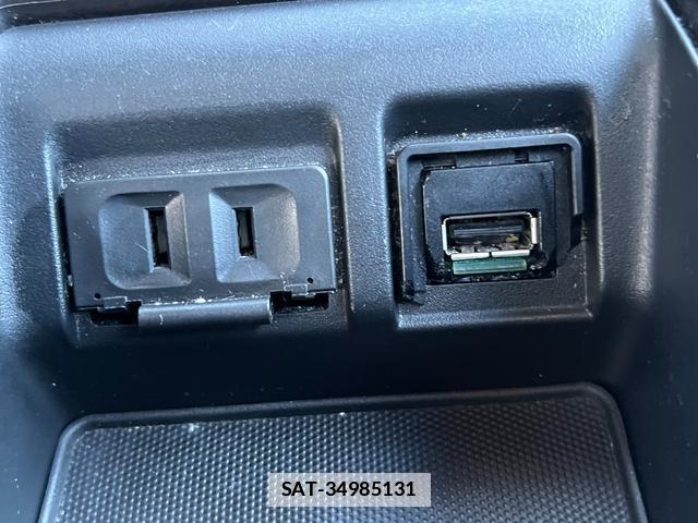 Nissan ELGRAND 2010-12 7819110-19