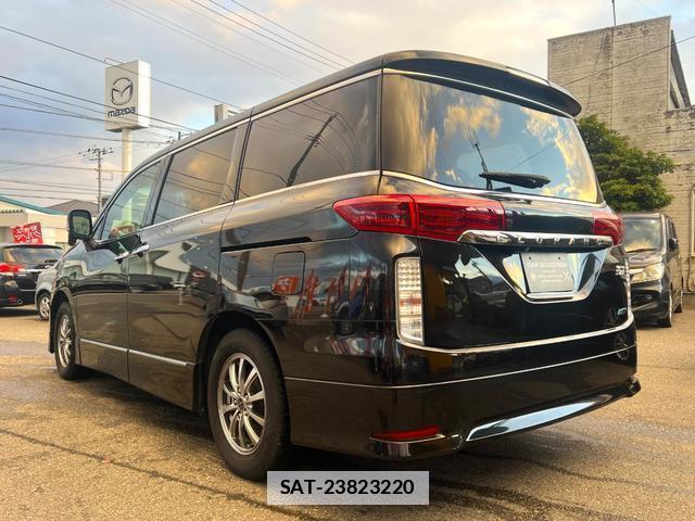 Nissan ELGRAND 2013-02 7819116-10