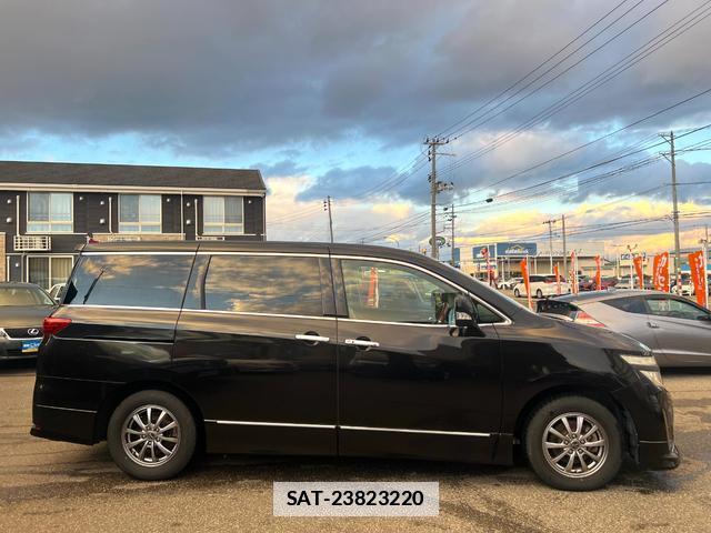 Nissan ELGRAND 2013-02 7819116-9