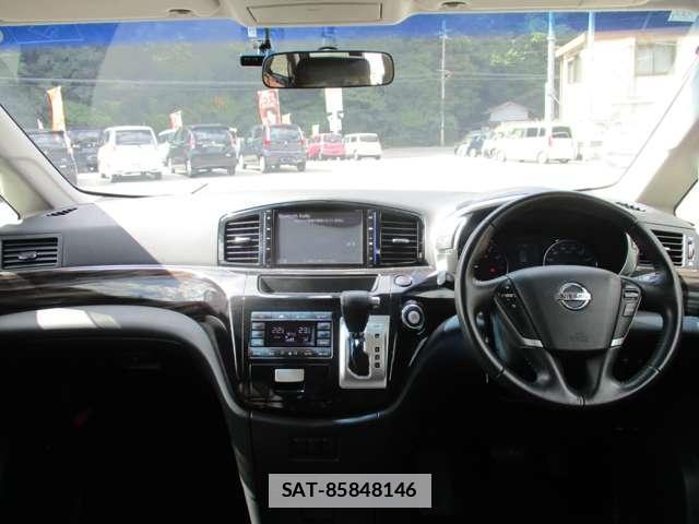 Nissan ELGRAND 2017-07 7819615-14