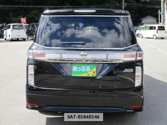 Nissan ELGRAND 2017-07 7819615-2