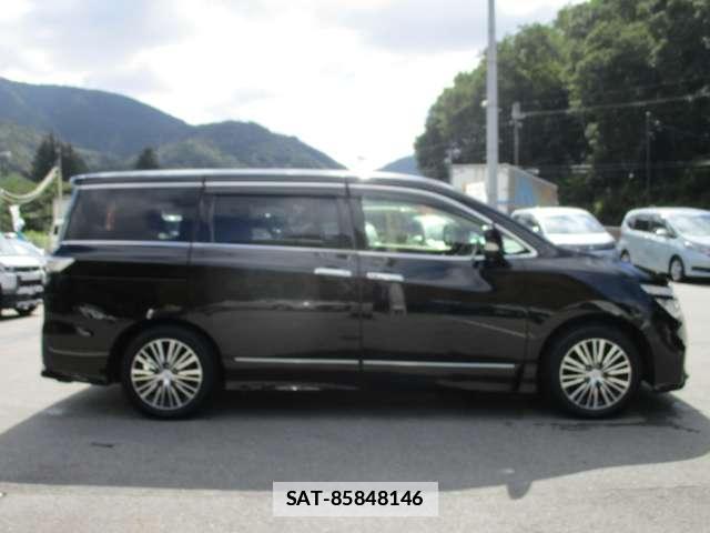 Nissan ELGRAND 2017-07 7819615-3