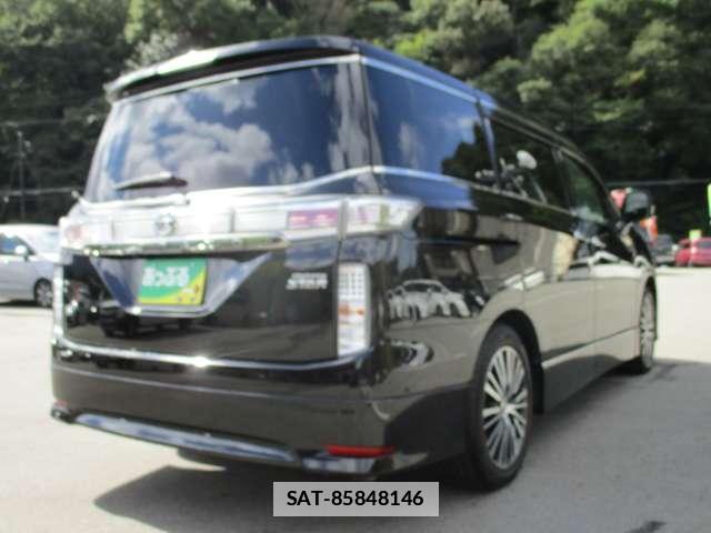 Nissan ELGRAND 2017-07 7819615-7