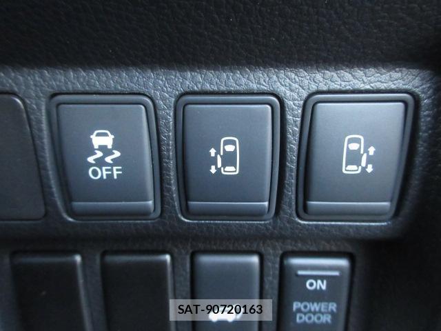 Nissan ELGRAND 2021-07 7820512-3