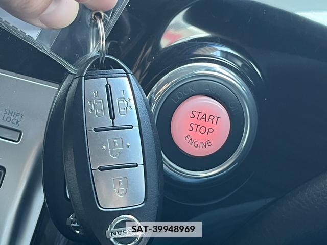 Nissan ELGRAND 2016-10 7820607-5