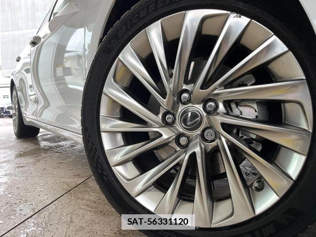 Lexus ES 2019-06 7815212-12