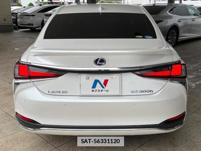 Lexus ES 2019-06 7815212-17