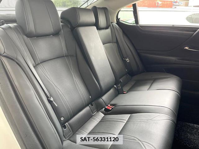 Lexus ES 2019-06 7815212-6