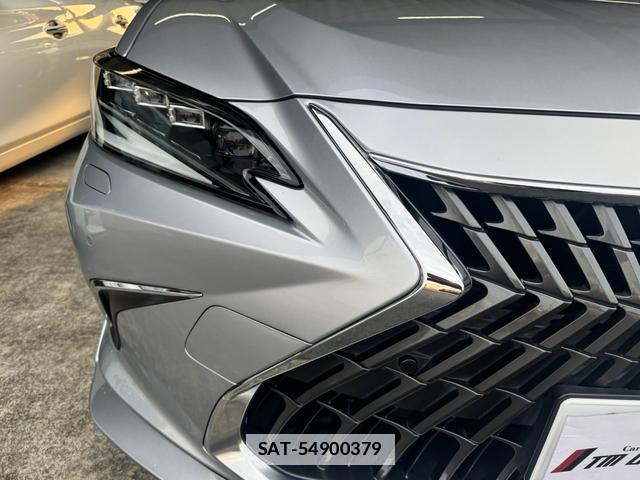 Lexus ES 2021-11 7816799-13