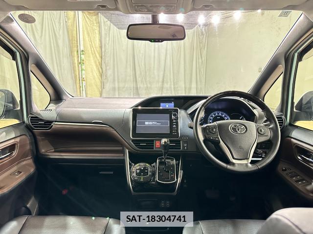 Toyota ESQUIRE 2015-04 7812316-1